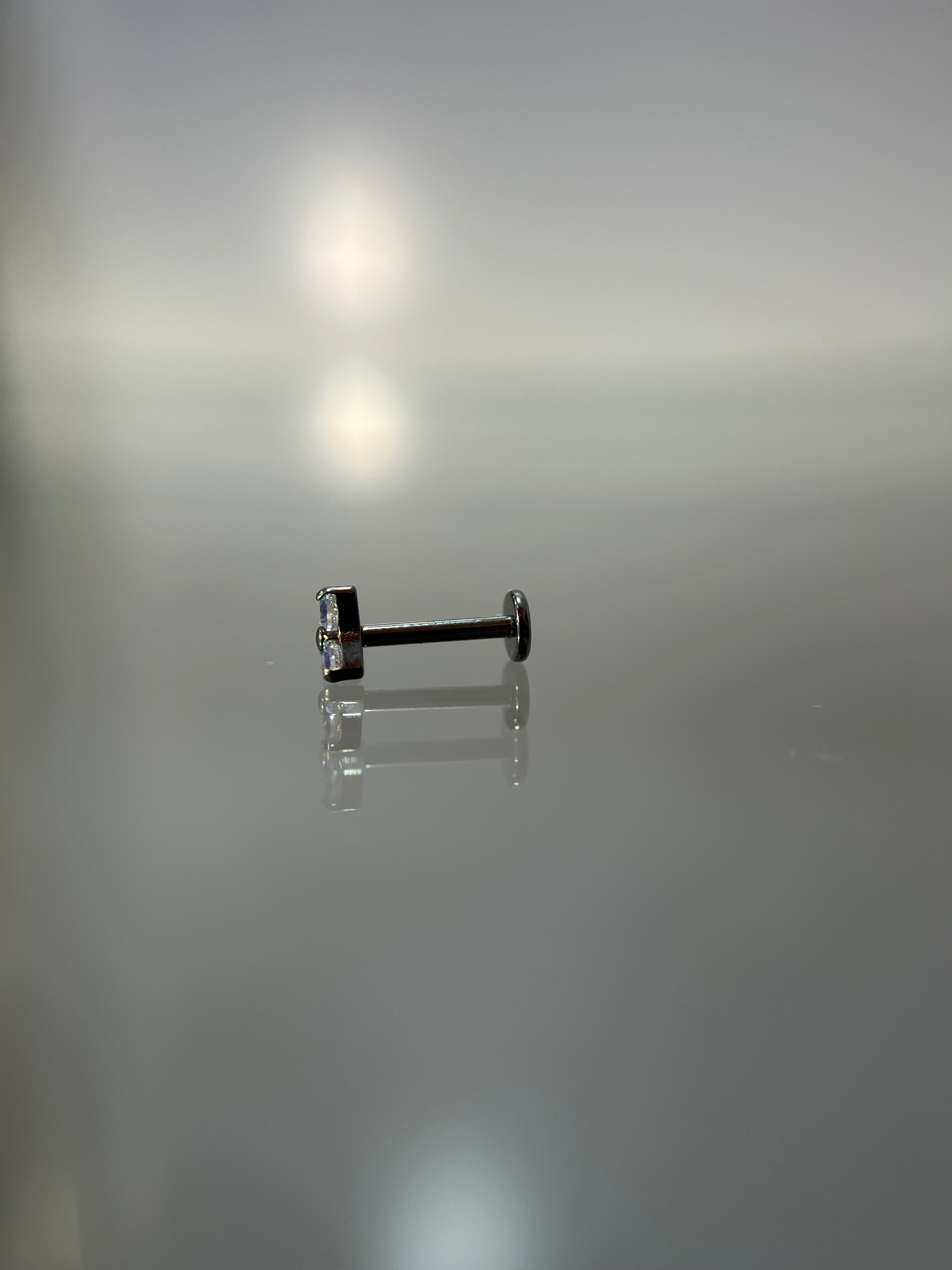 Piercings diamantitos (cierre plano)