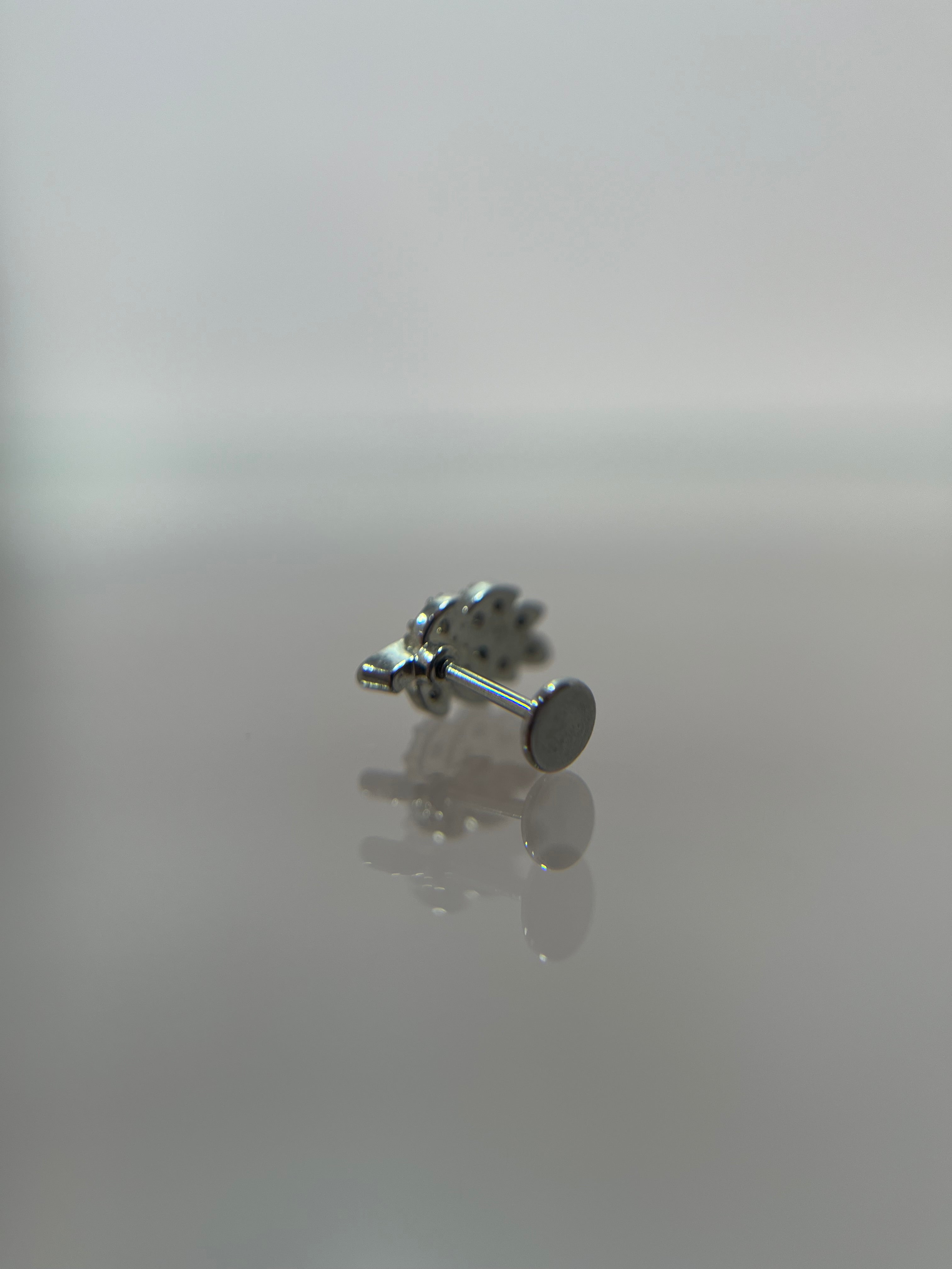 Piercings hoja con diamantes (cierre plano)