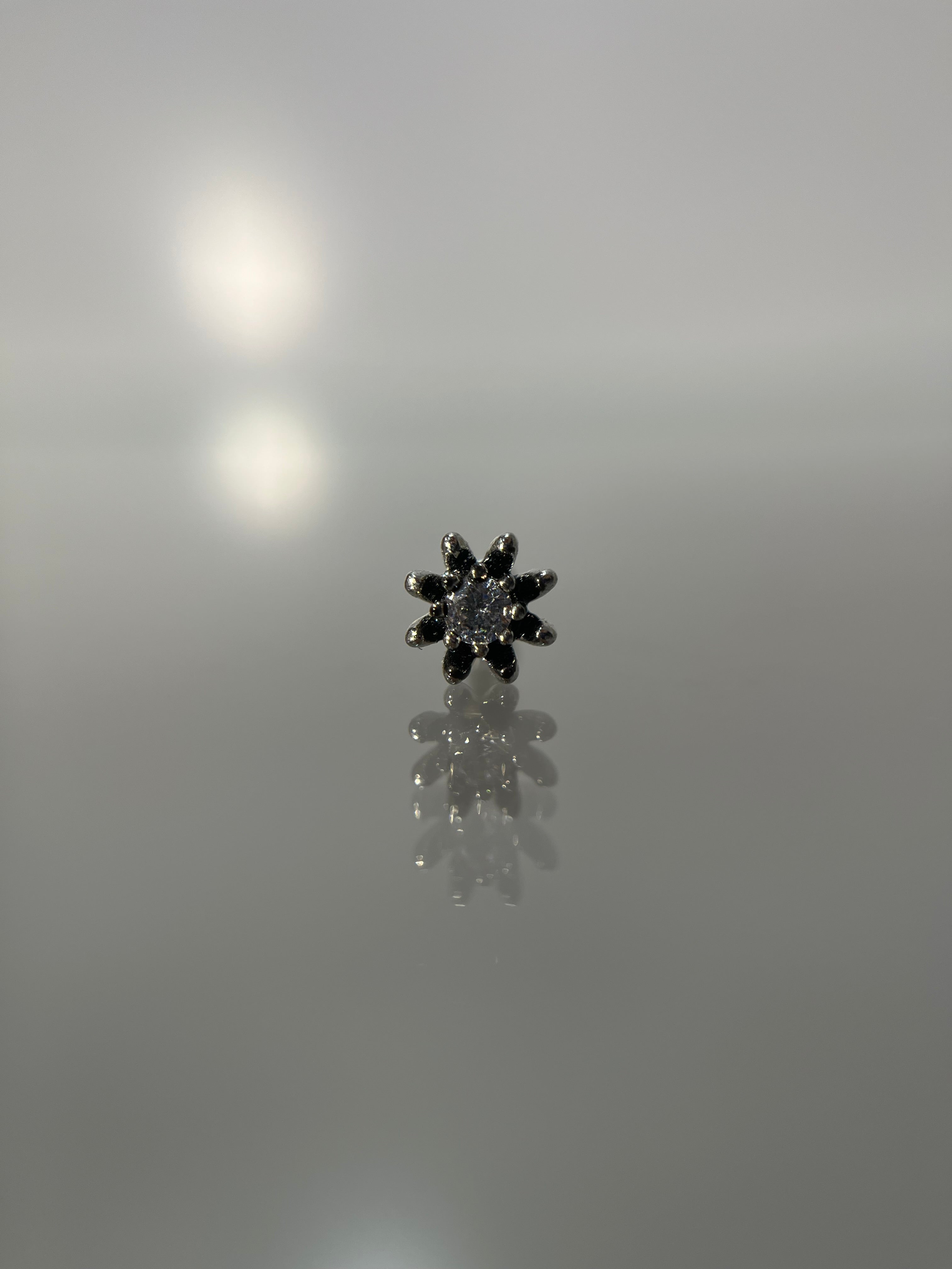 Piercings Flor negra (cierre esfera)