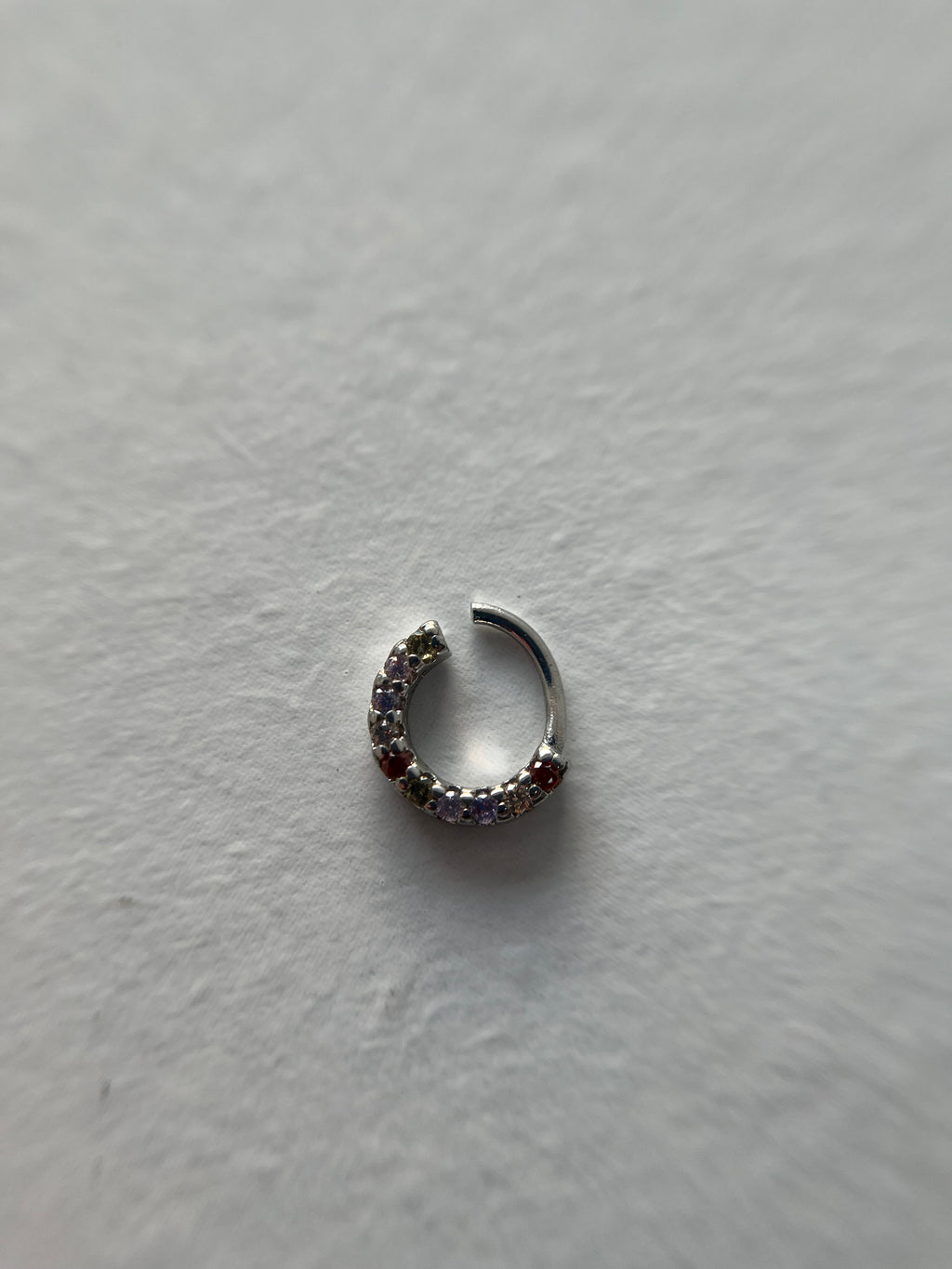 Piercings diamantes encrustados