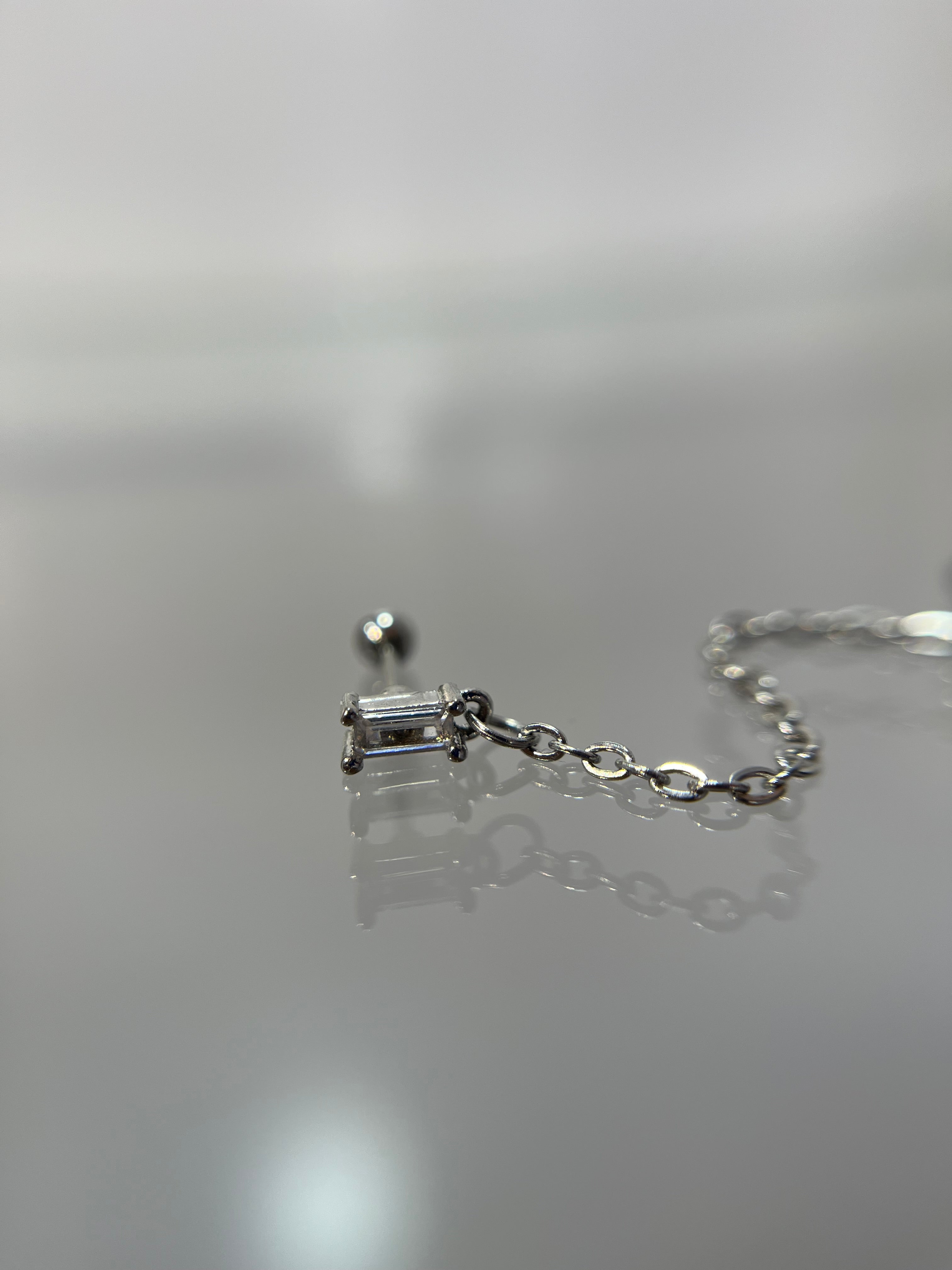 Piercing cadena colgante (cierre esfera)