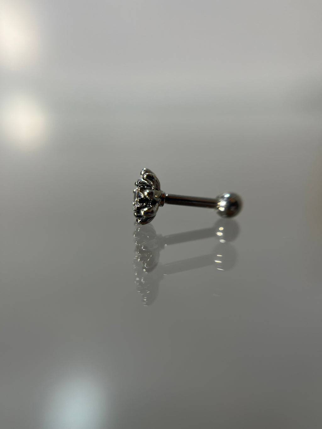 Piercings Flor negra (cierre esfera)