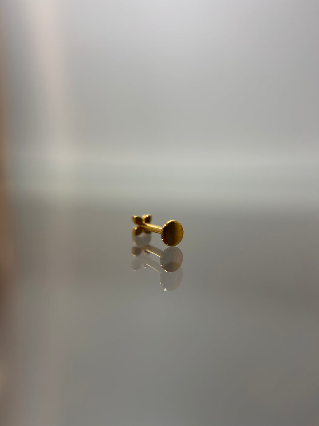 Piercings flor (cierre plano)