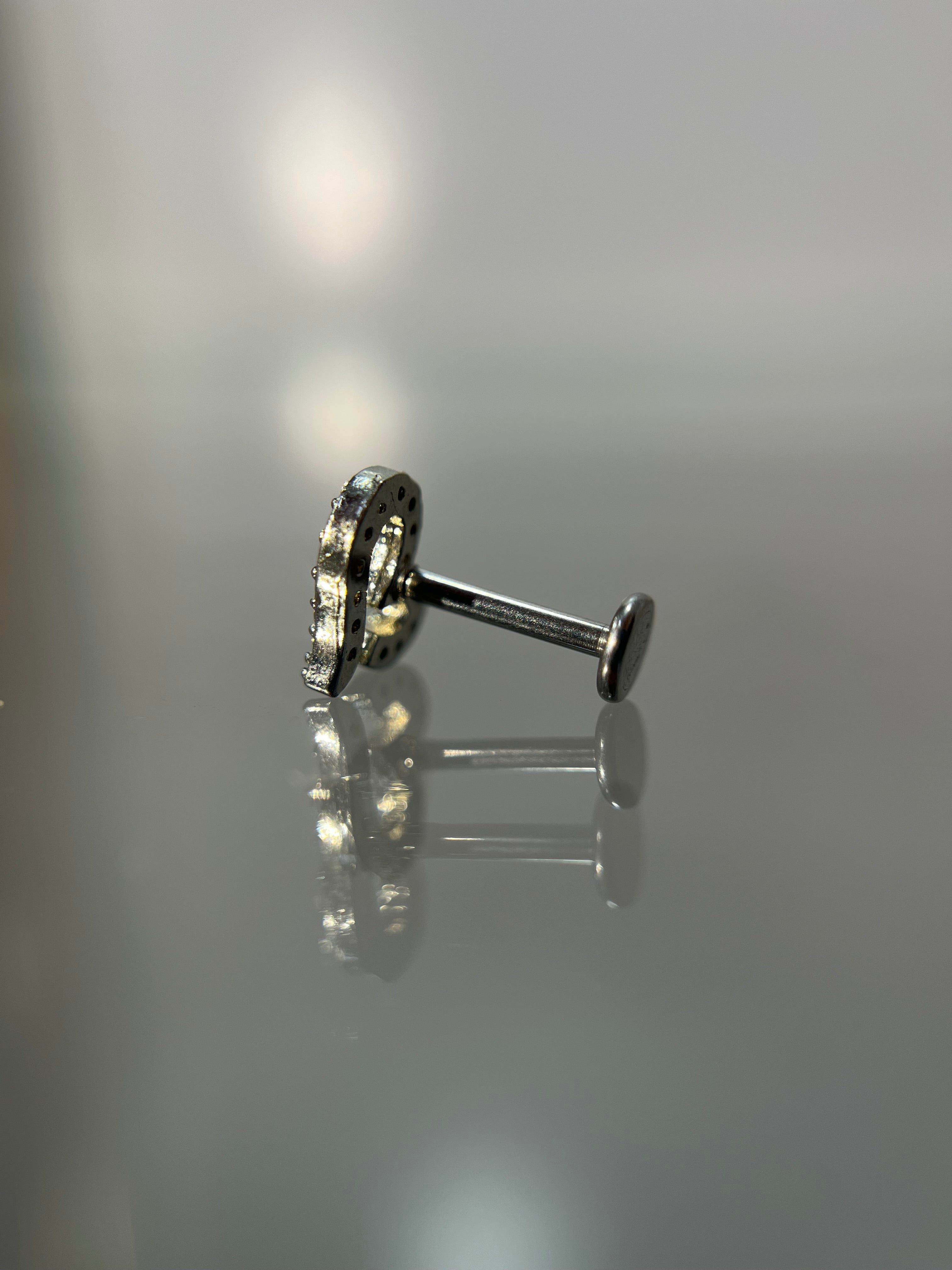 Piercings heart (cierre plano)