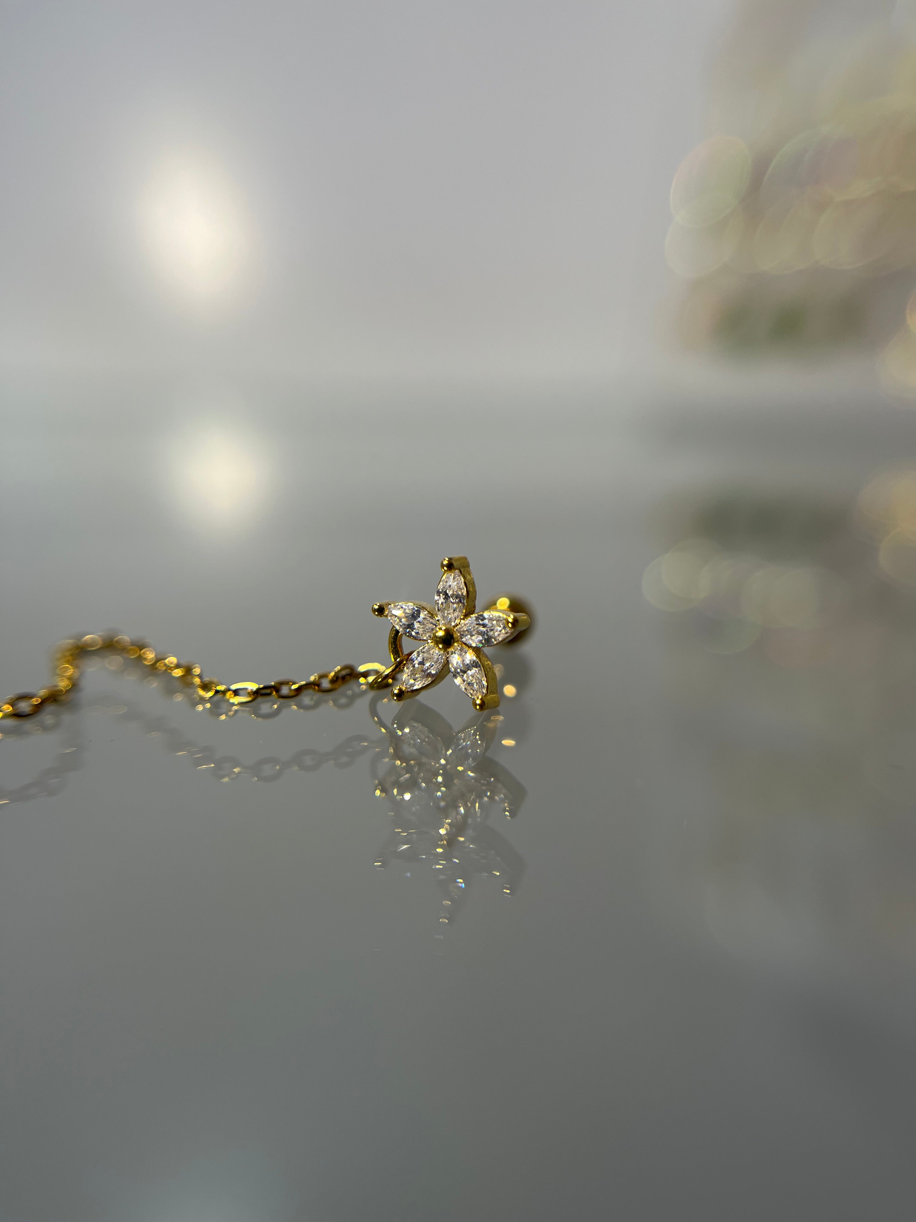 Piercings colgante flor (cierre esfera)