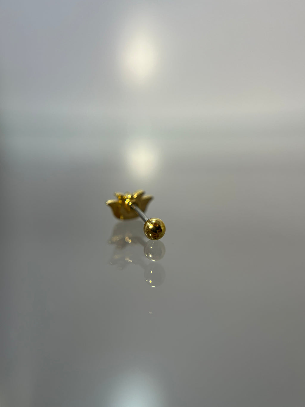 Piercings flor (cierre esfera)