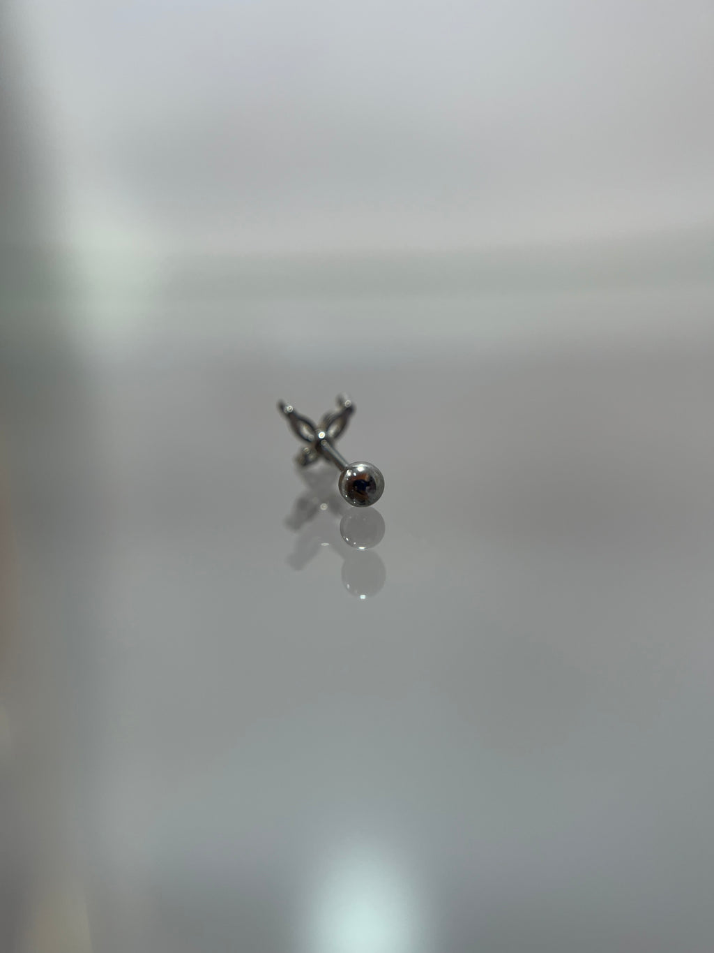 Piercing mariposa mini (cierre esfera)