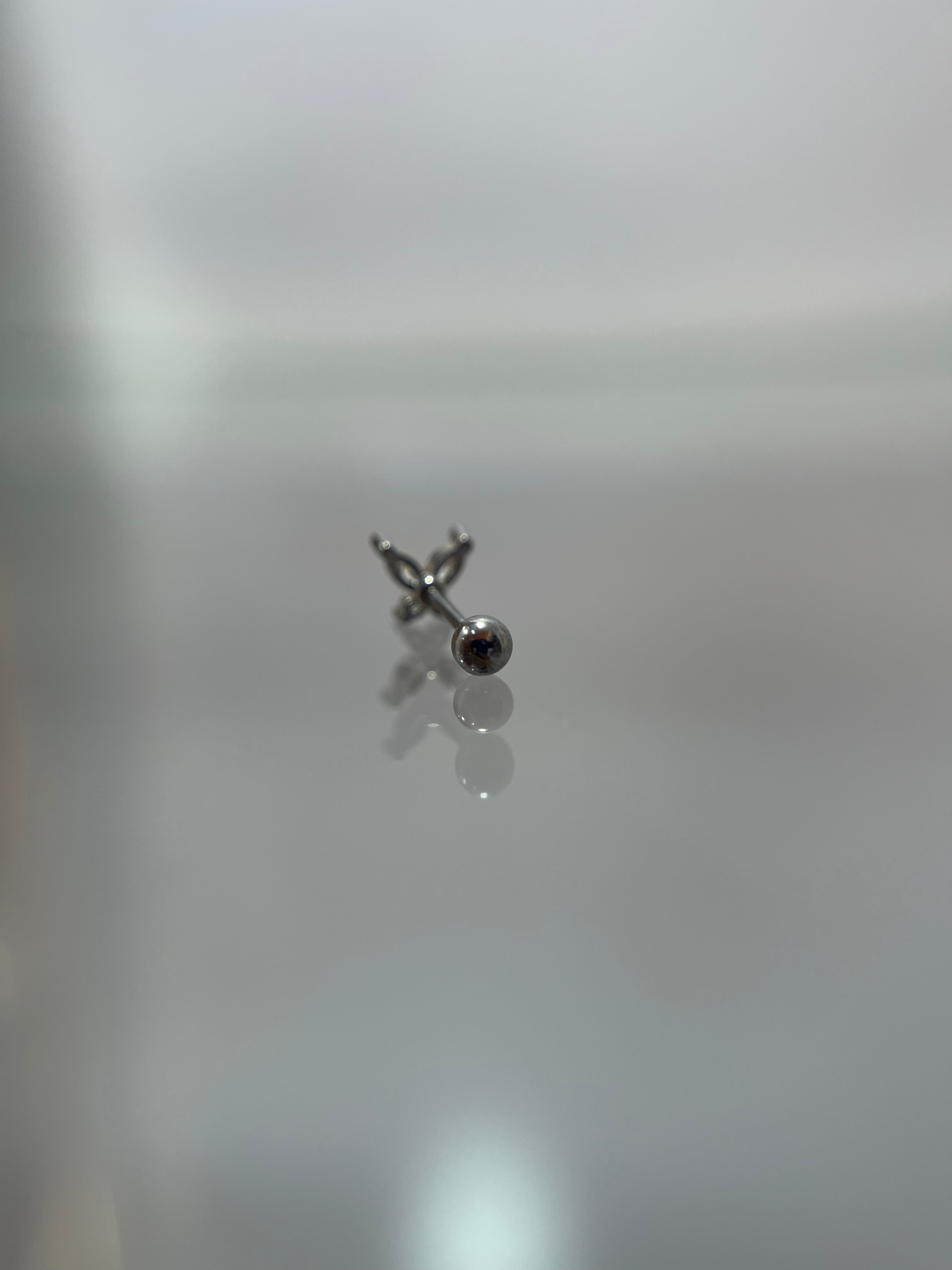 Piercing mariposa mini (cierre esfera)