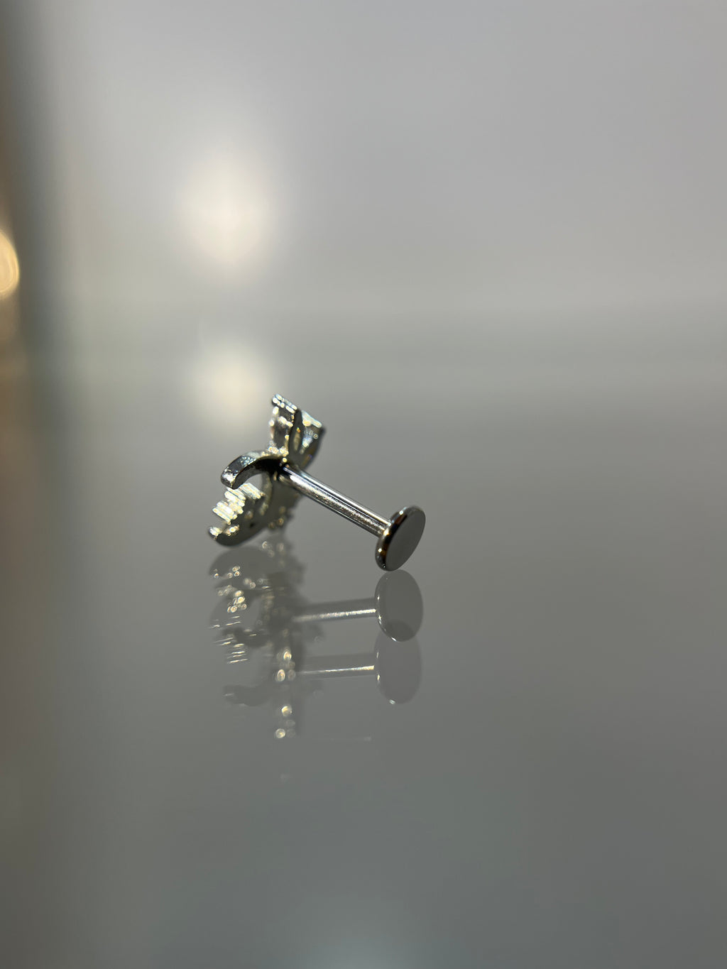 Piercings luna de hada (cierre plano)