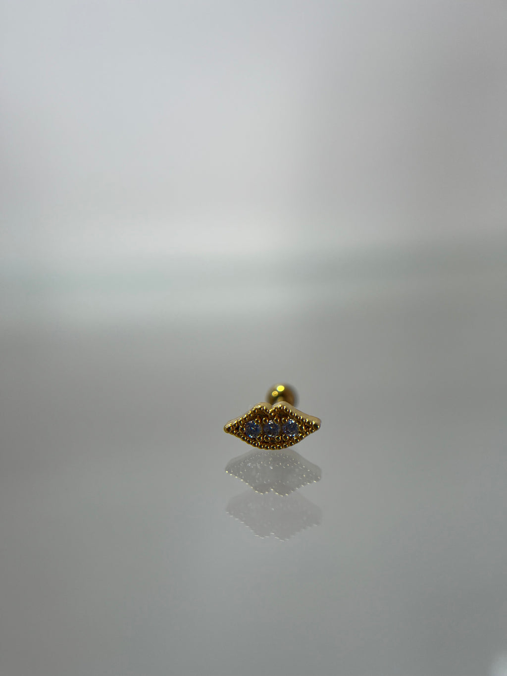 Piercing labios titanium dorado (cierre bolilla)