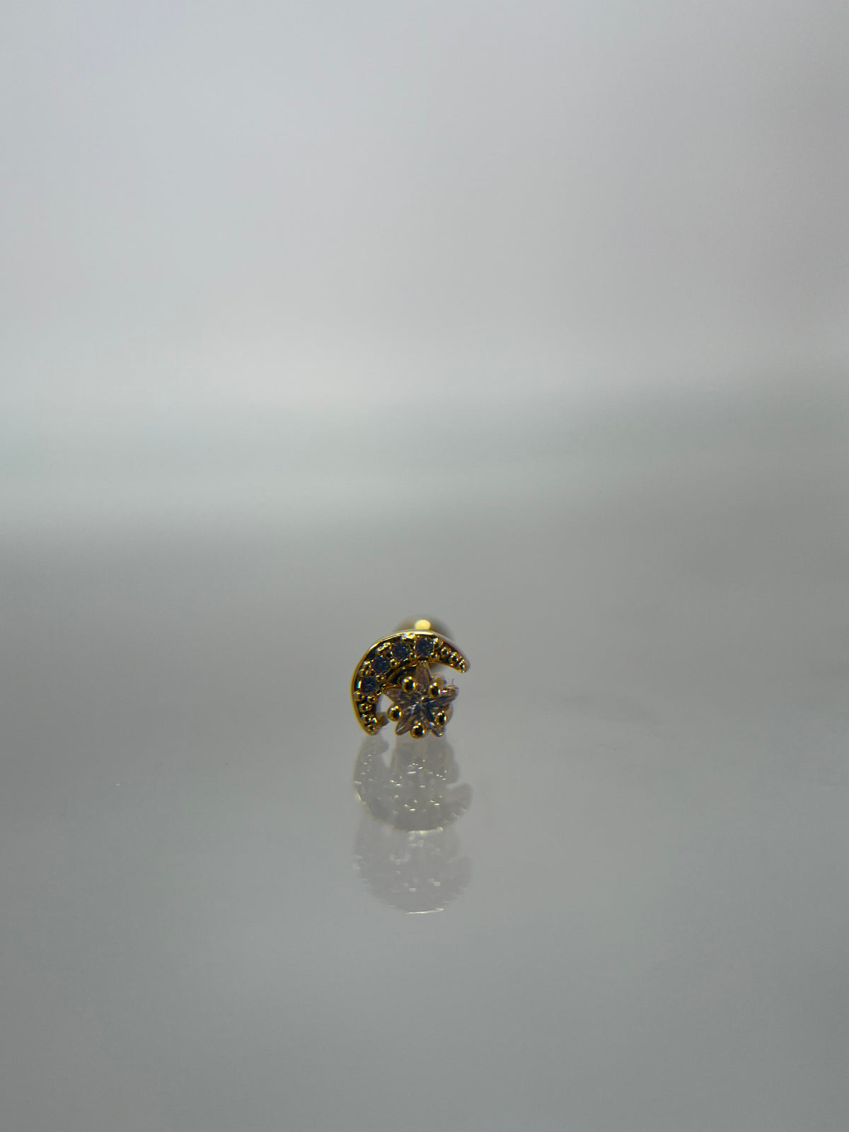 Piercing media luna titanium dorado (cierre bolilla)