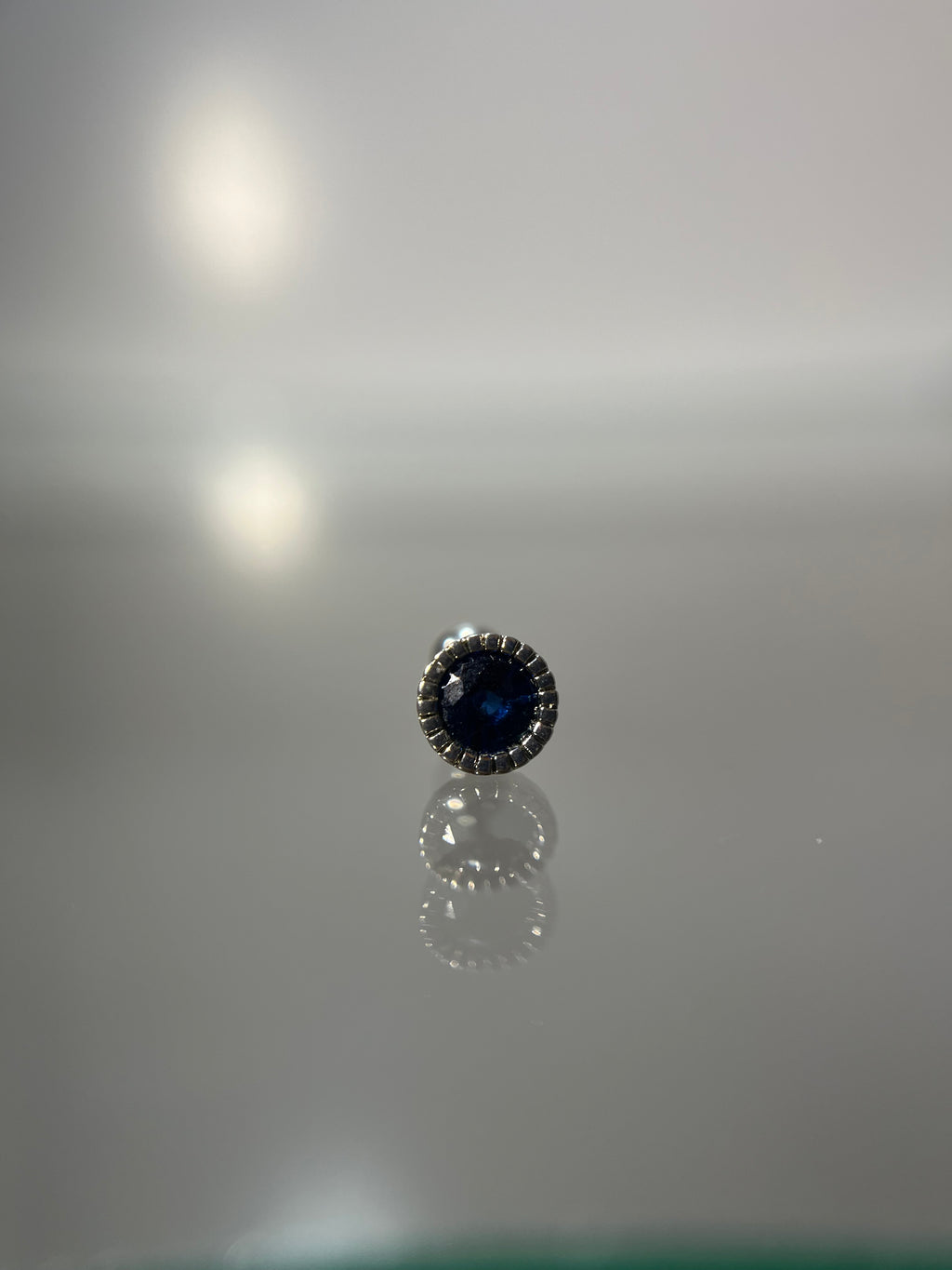 Piercings brillo azul (cierre esfera)