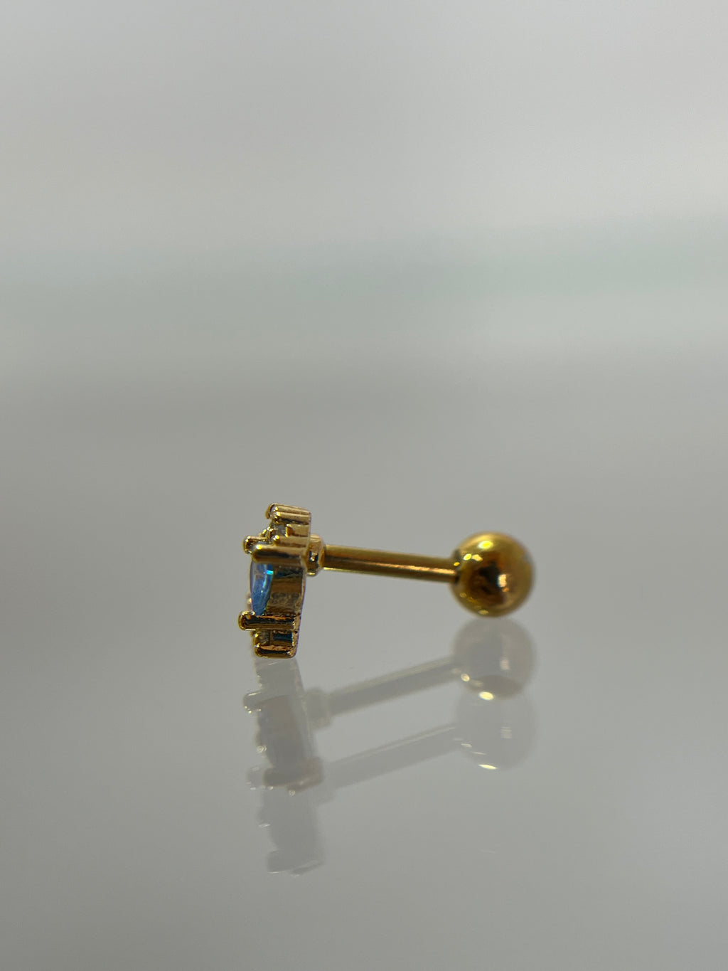 Piercing corazón titanium dorado (cierre bolilla)