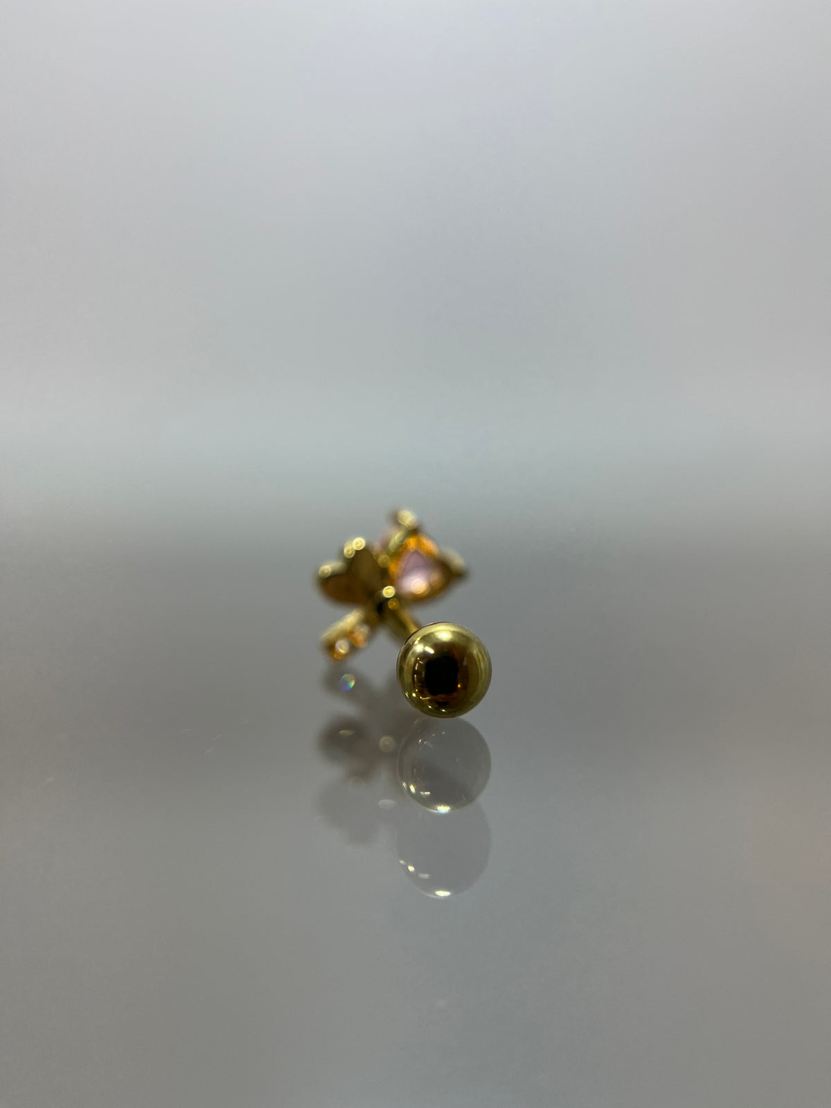 Piercing titanium corazón dorado (cierre bolilla)