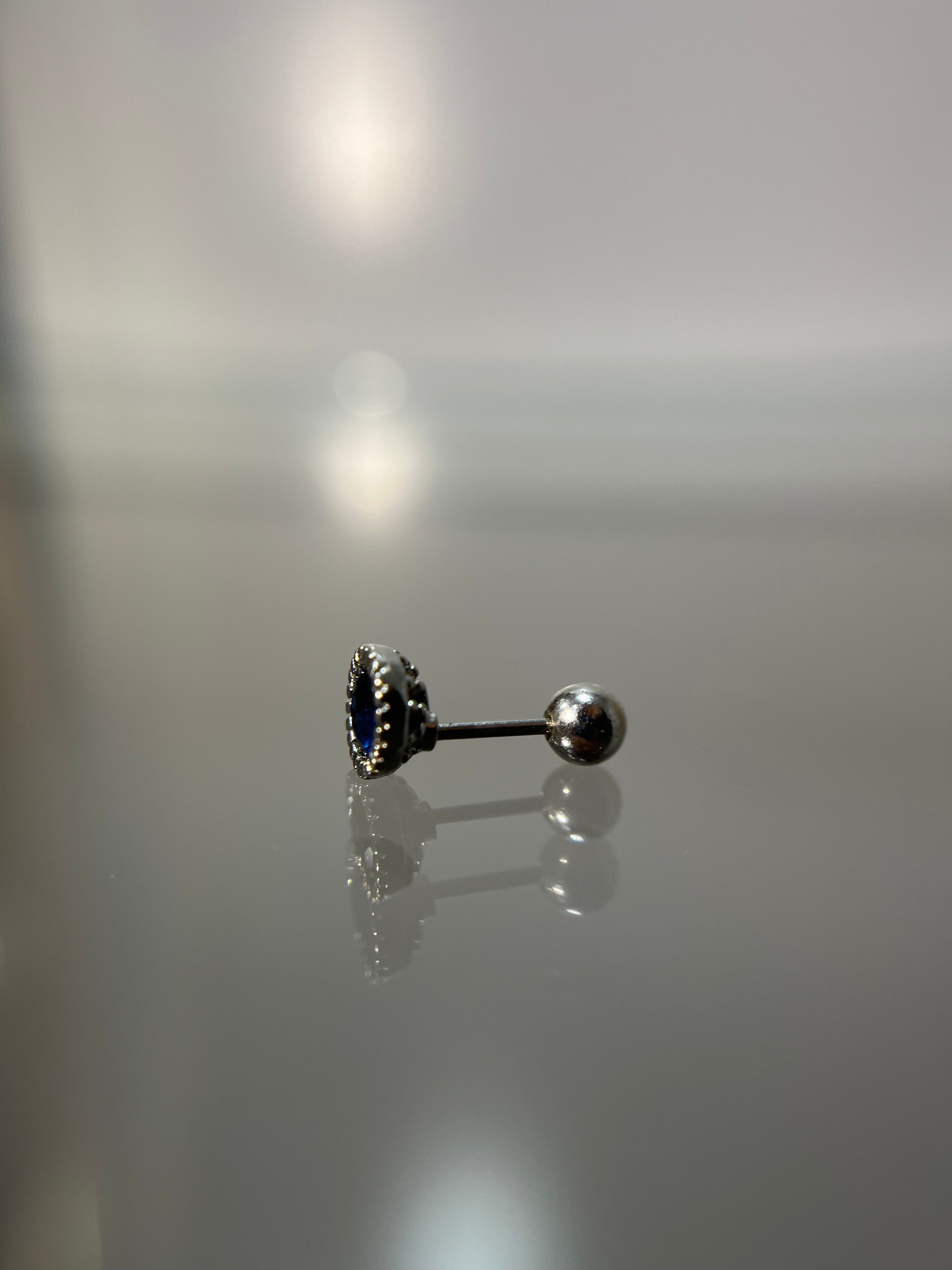 Piercings brillo azul (cierre esfera)