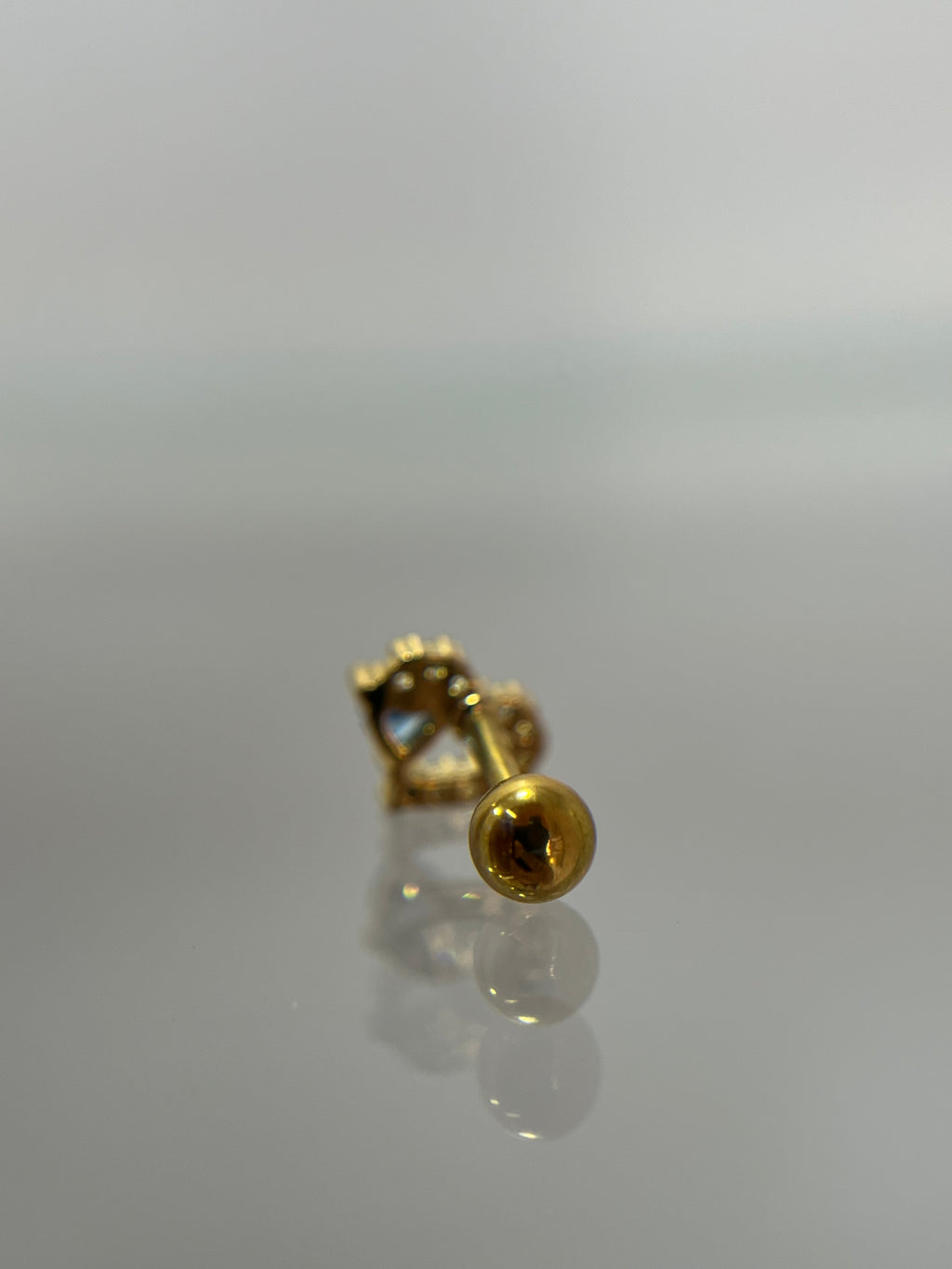 Piercing corazón titanium dorado (cierre bolilla)