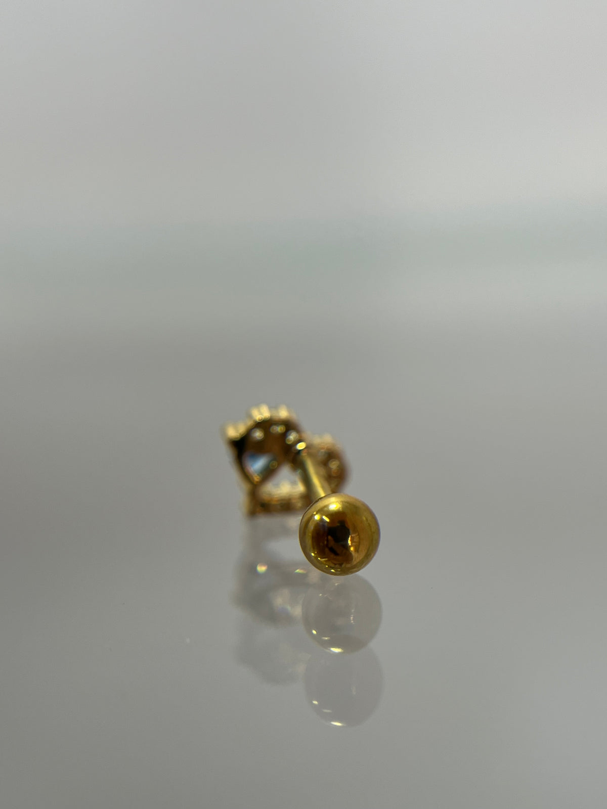 Piercing corazón titanium dorado (cierre bolilla)