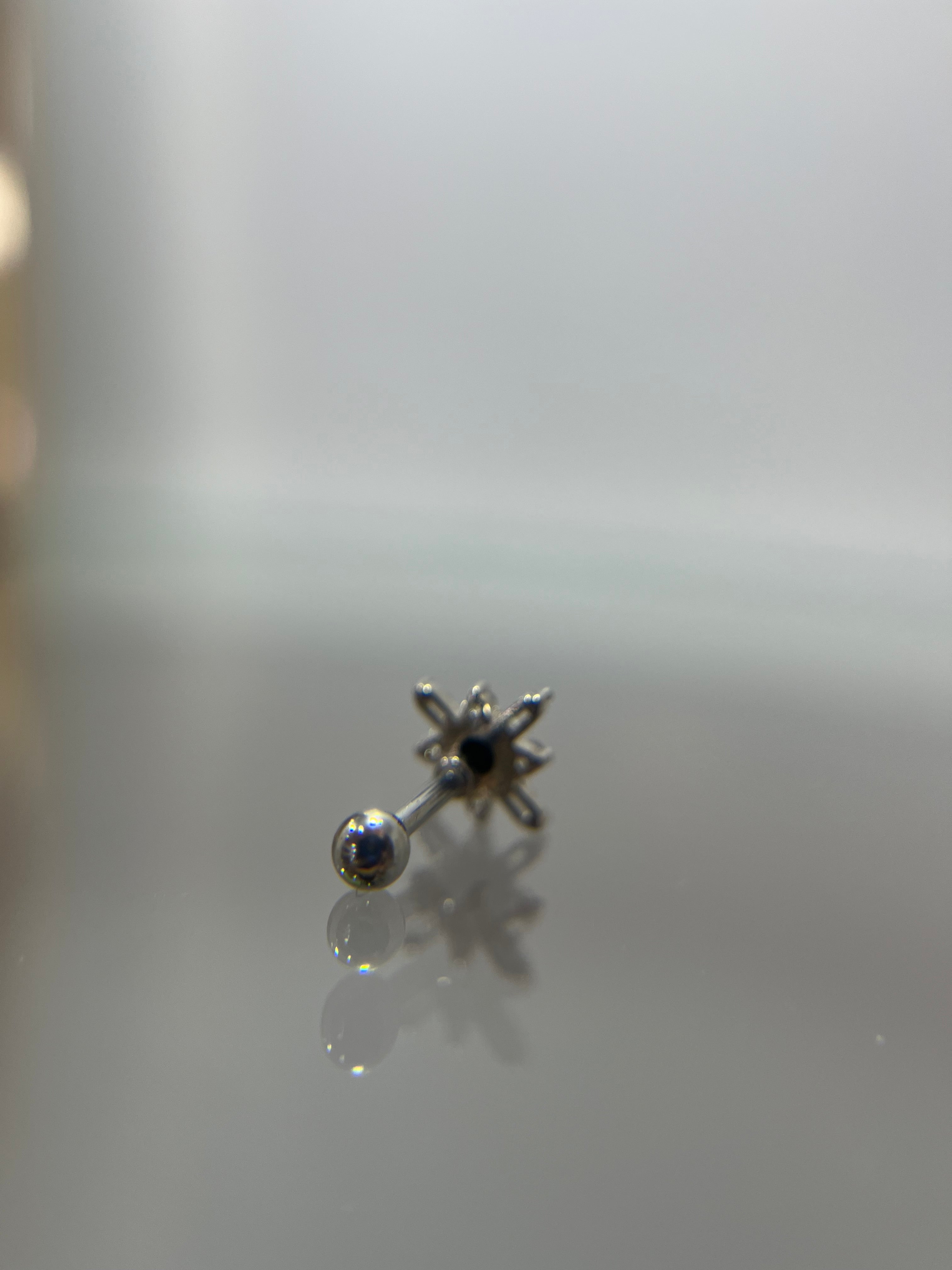 Piercings estrella negra (cierre esfera)