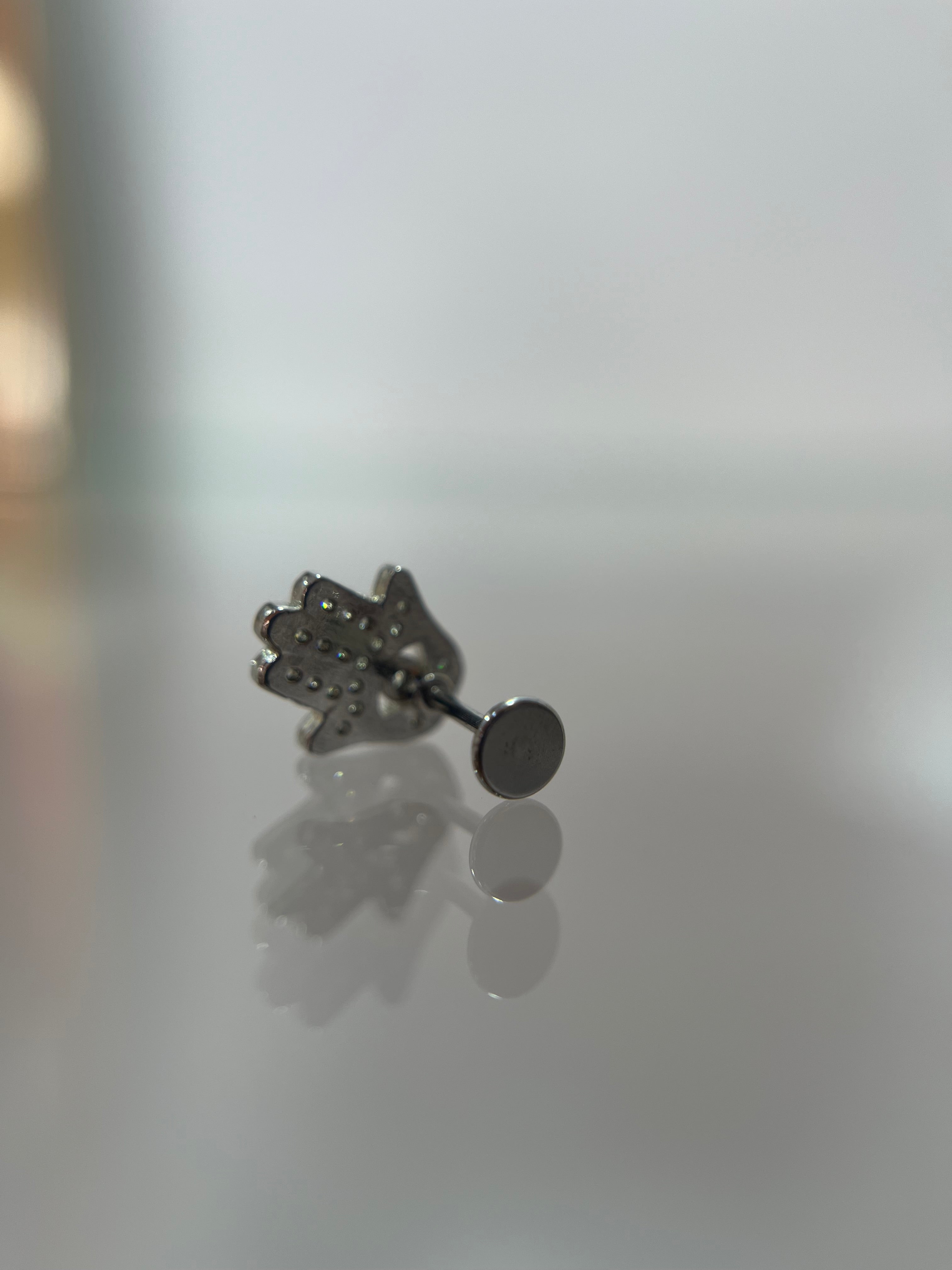 Piercings Hamsa (cierre plano)