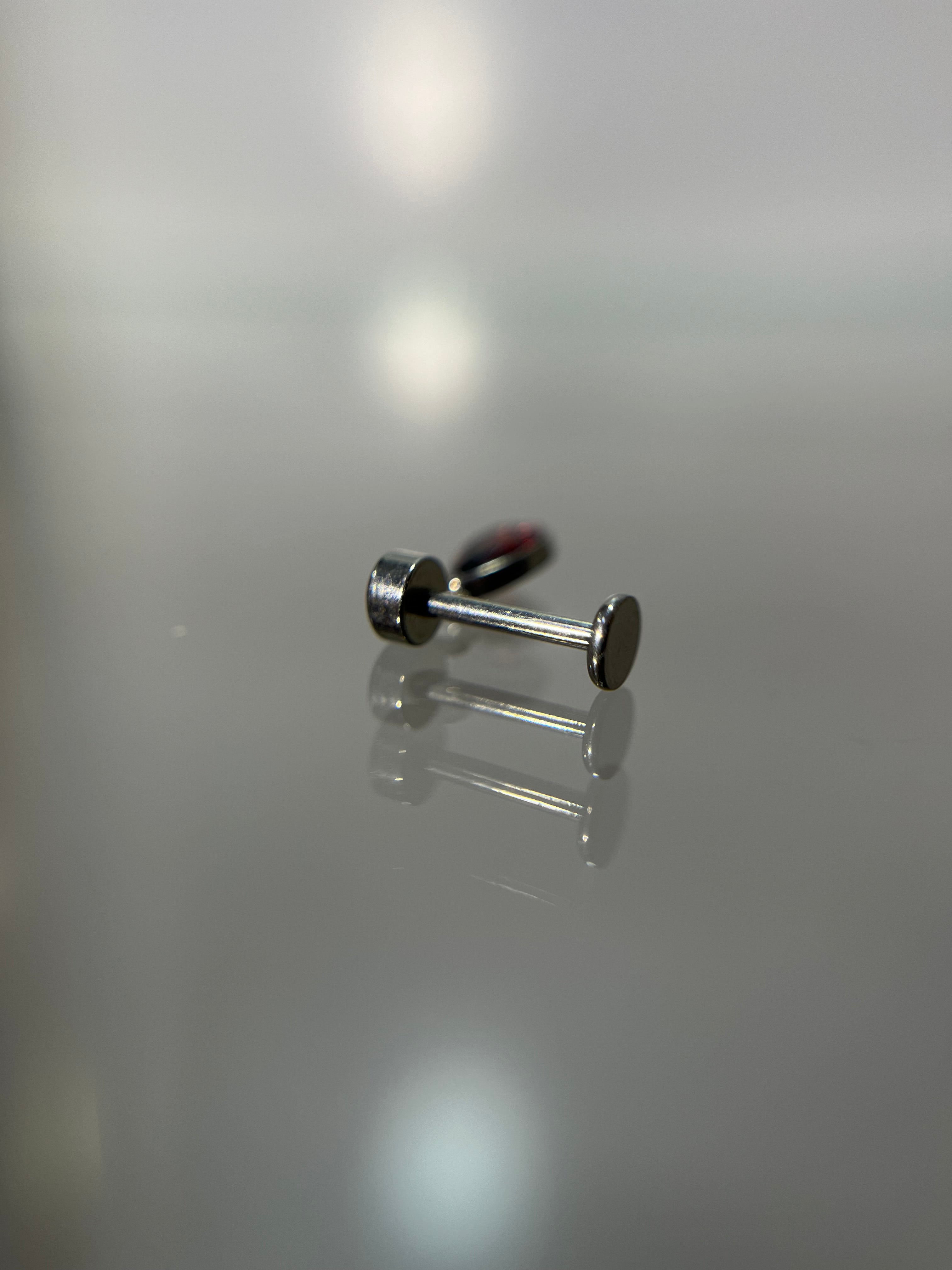 Piercings colgante rojo (cierre plano)