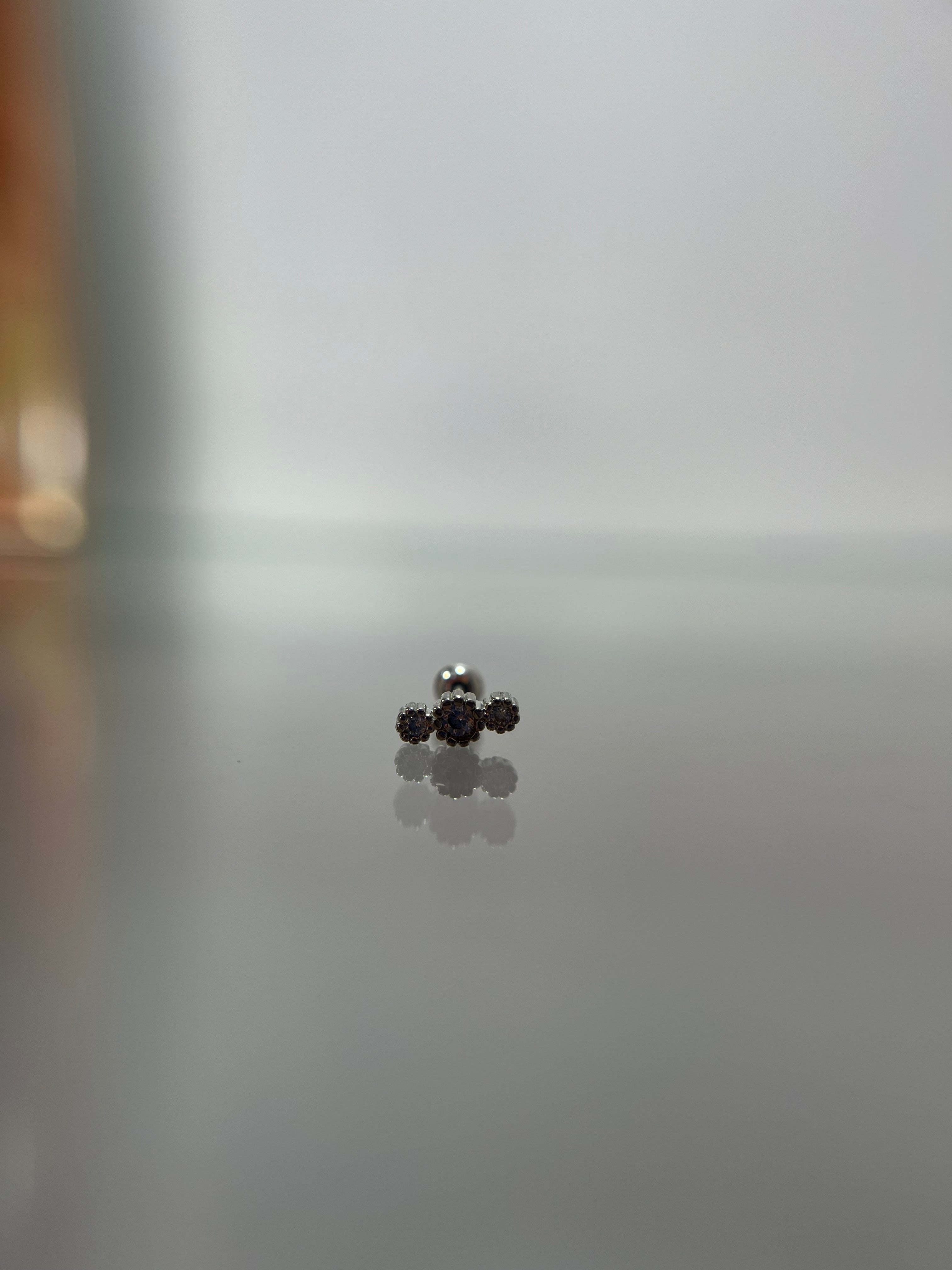 Piercings mini flores (cierre esfera)