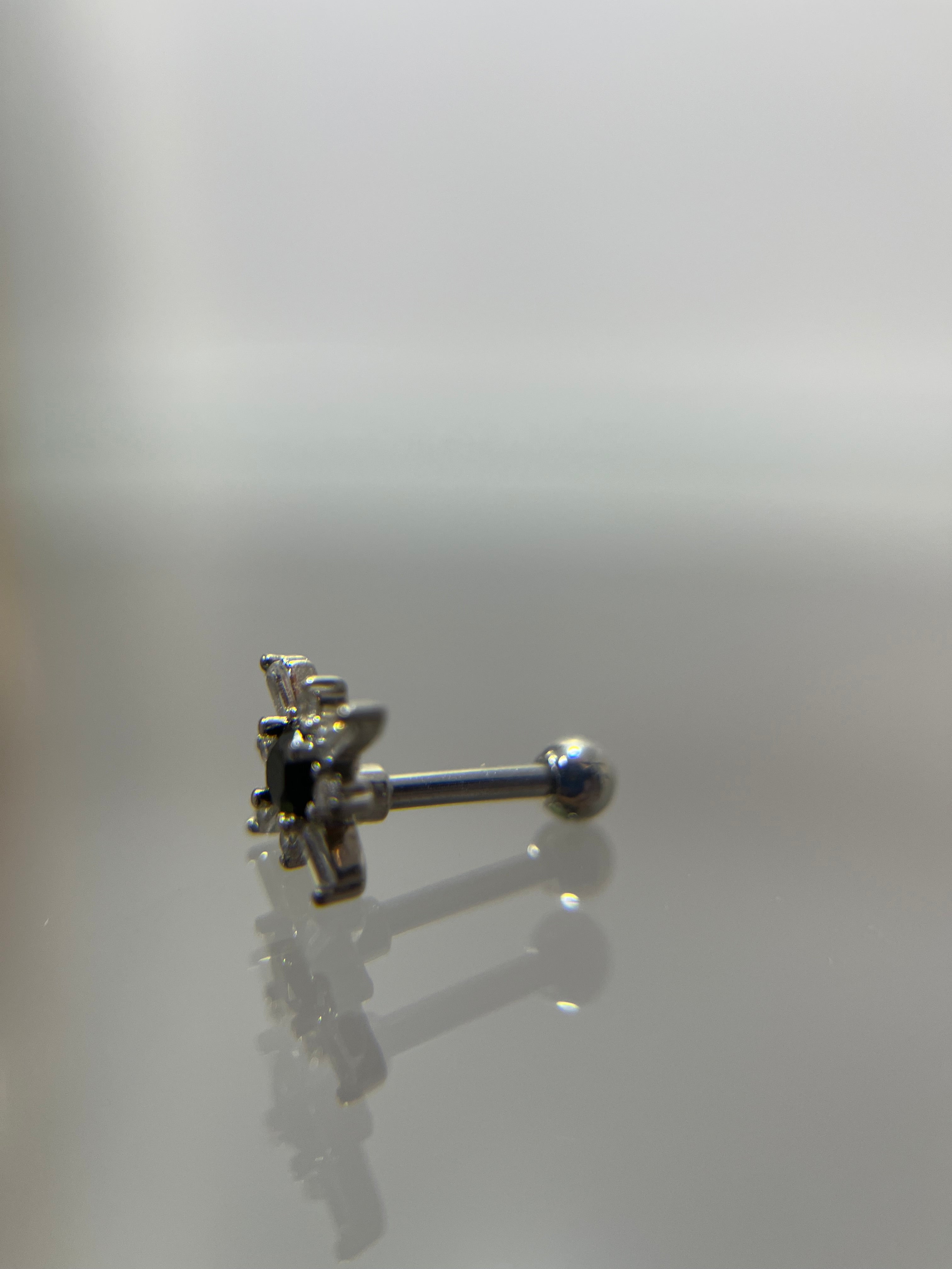 Piercings estrella negra (cierre esfera)