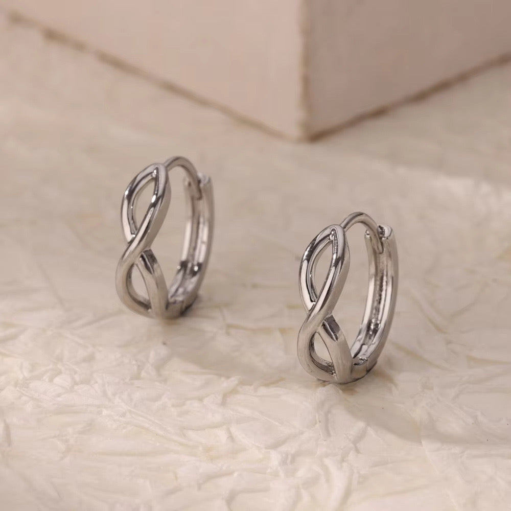 Argollas infinito color plata