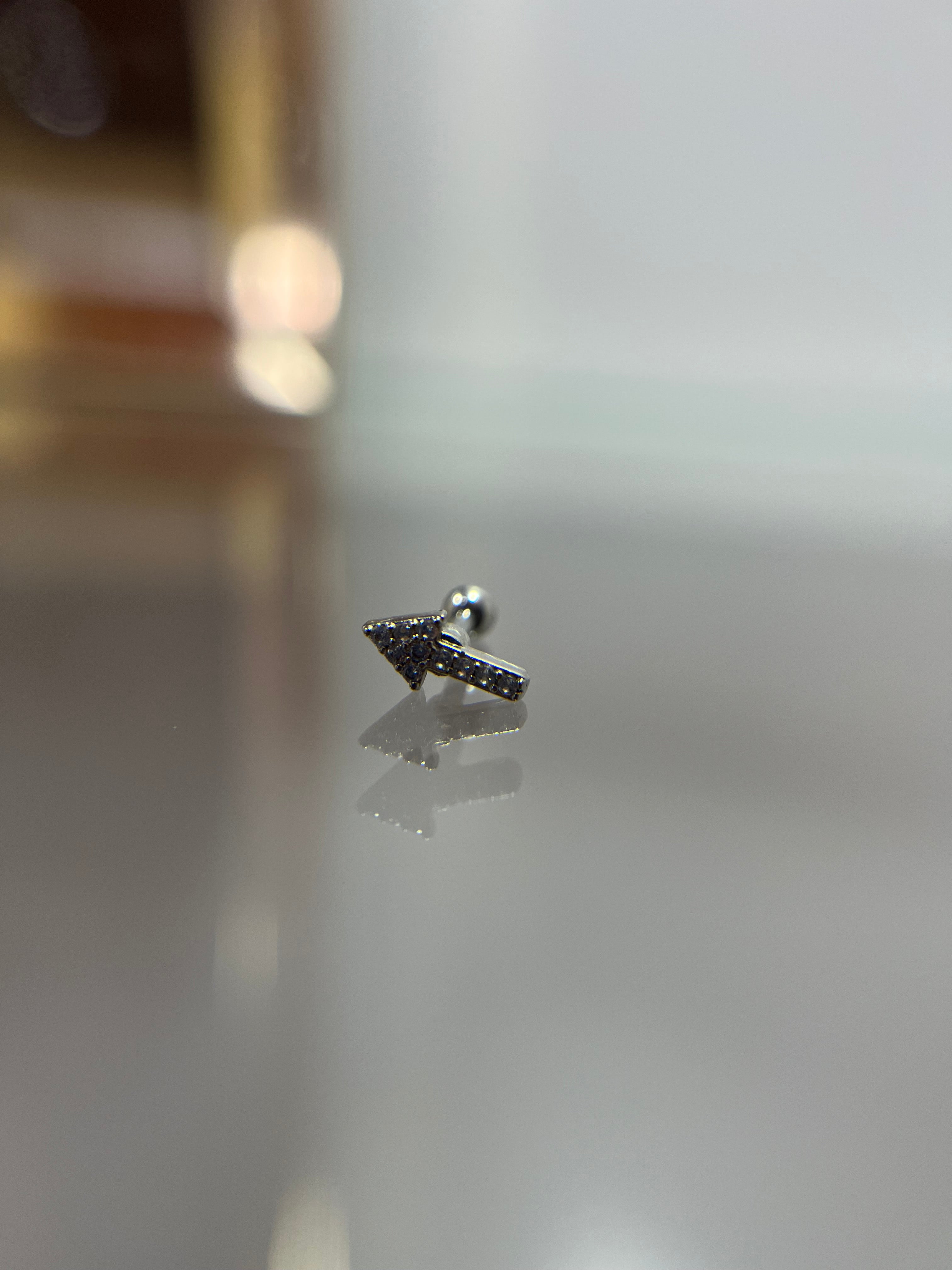 Piercings flecha (cierre esfera)