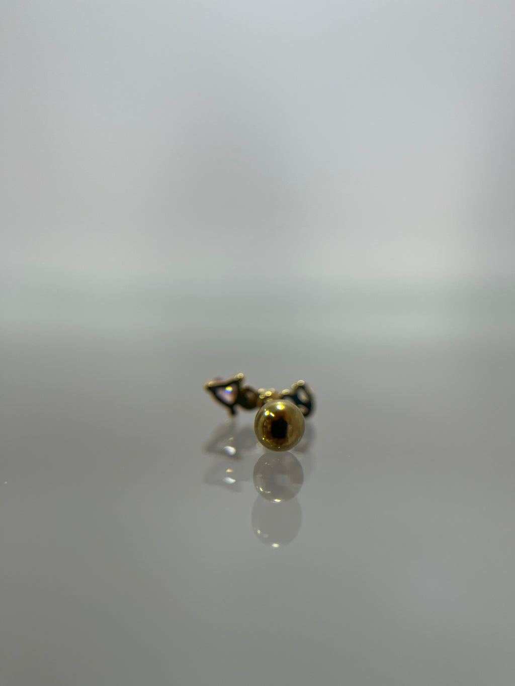 Piercing love titanium dorado (cierre bolilla)