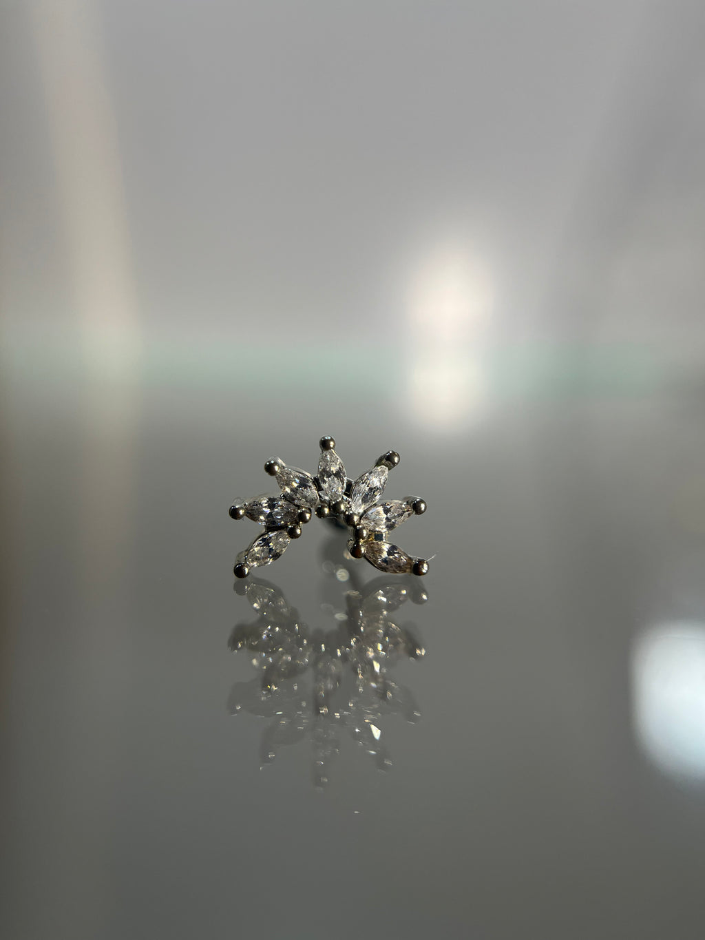 Piercings media flor