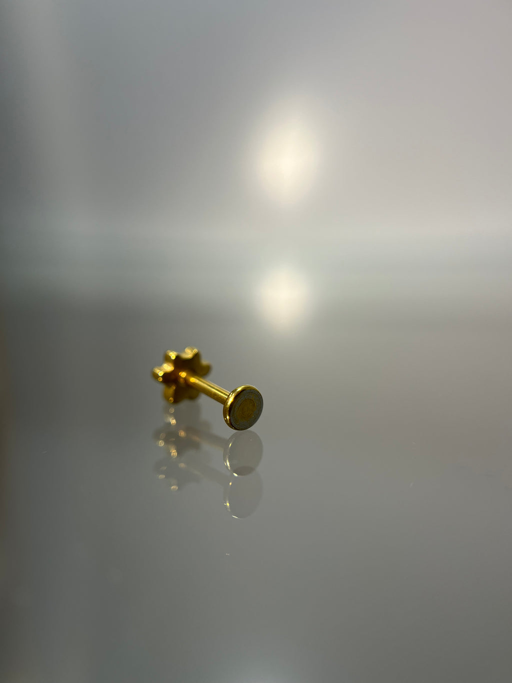 Piercings huella (cierre plano)