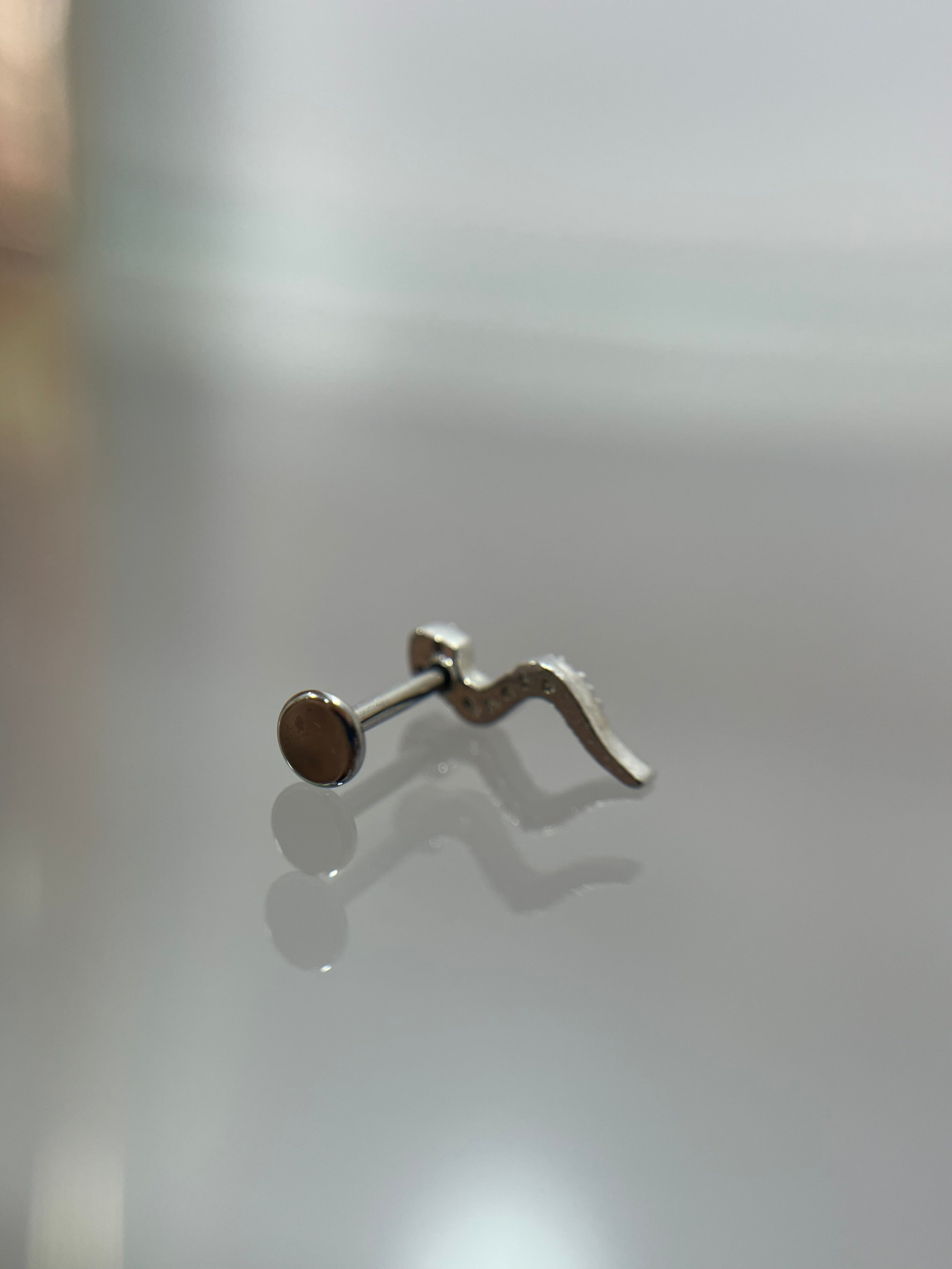 Piercings serpiente con diamantes (cierre plano)