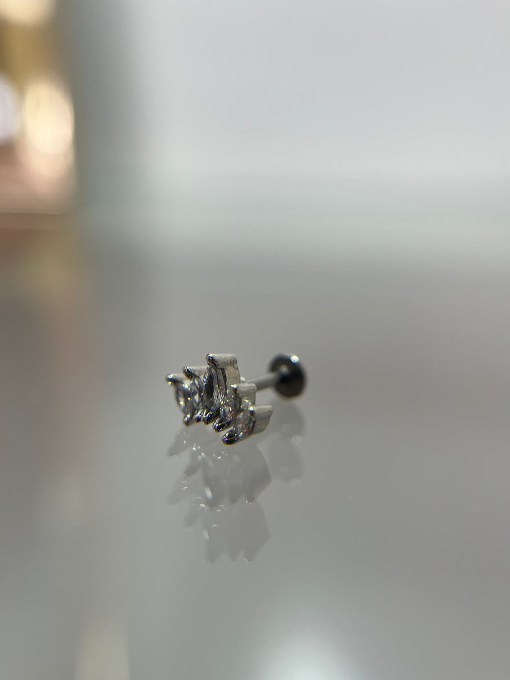 Piercings Padma (cierre plano)