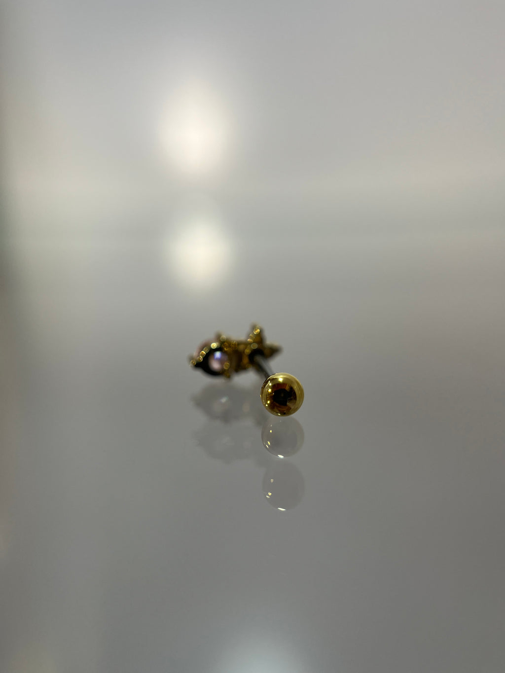 Piercing flor (cierre esfera)