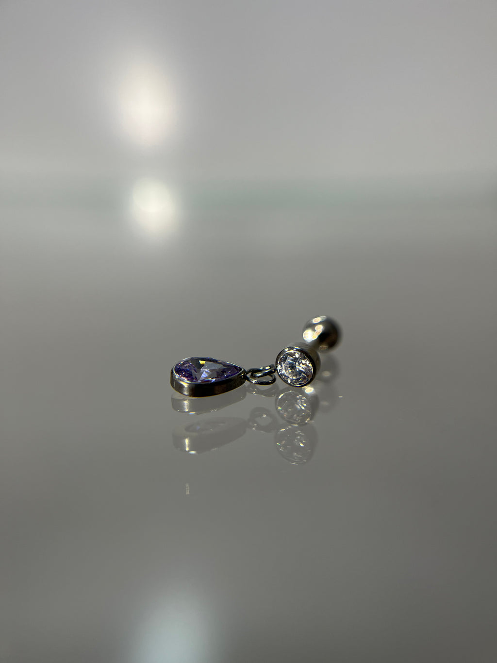 Piercings colgantes lila (cierre plano)
