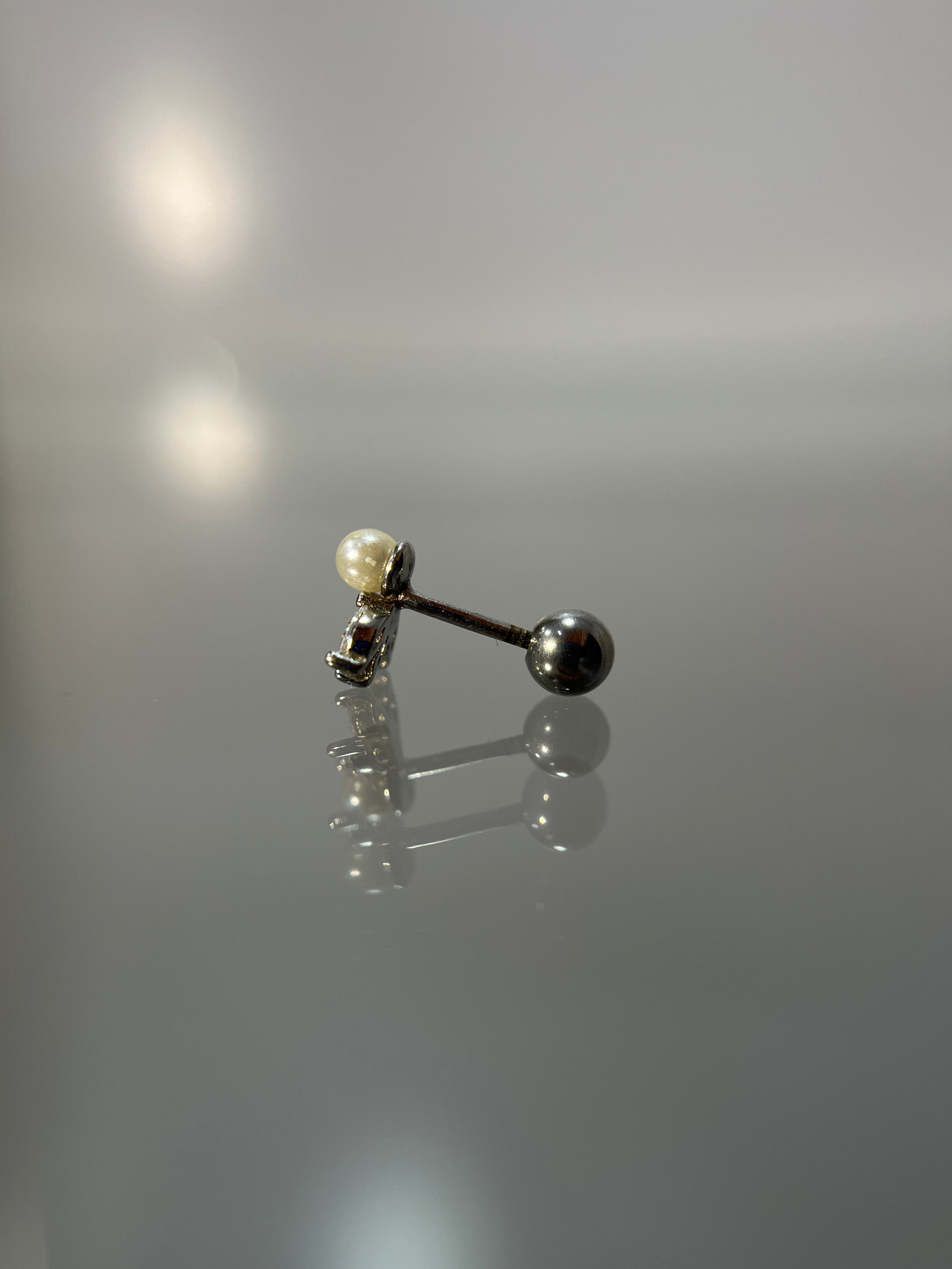 Piercings flor perla (cierre esfera)