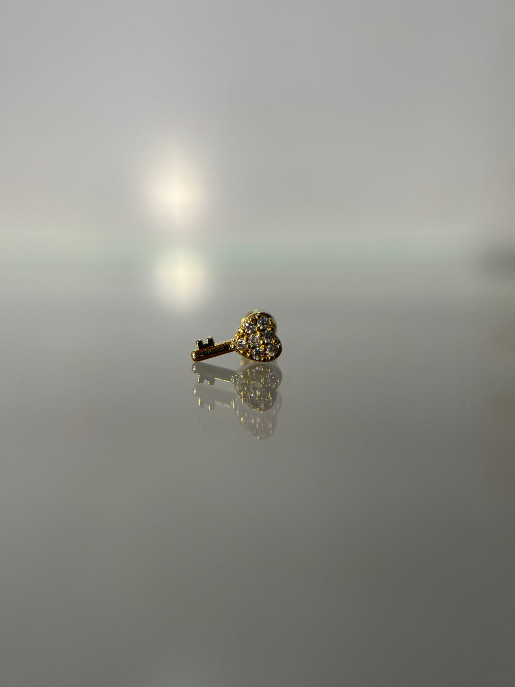 Piercings llave corazón (cierre plano)