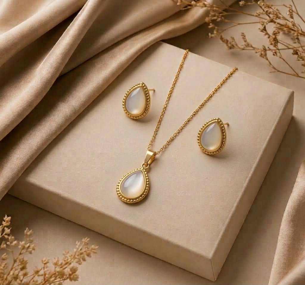 Set collar + aretes dorados